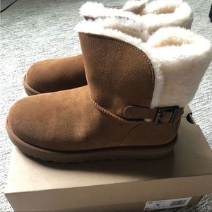 🎉NEW YEAR SALE 🎉                                Ugg womens karel buckle mini